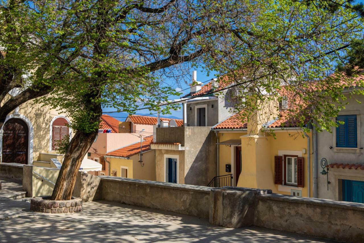 شقة Little House In Baska المظهر الخارجي الصورة