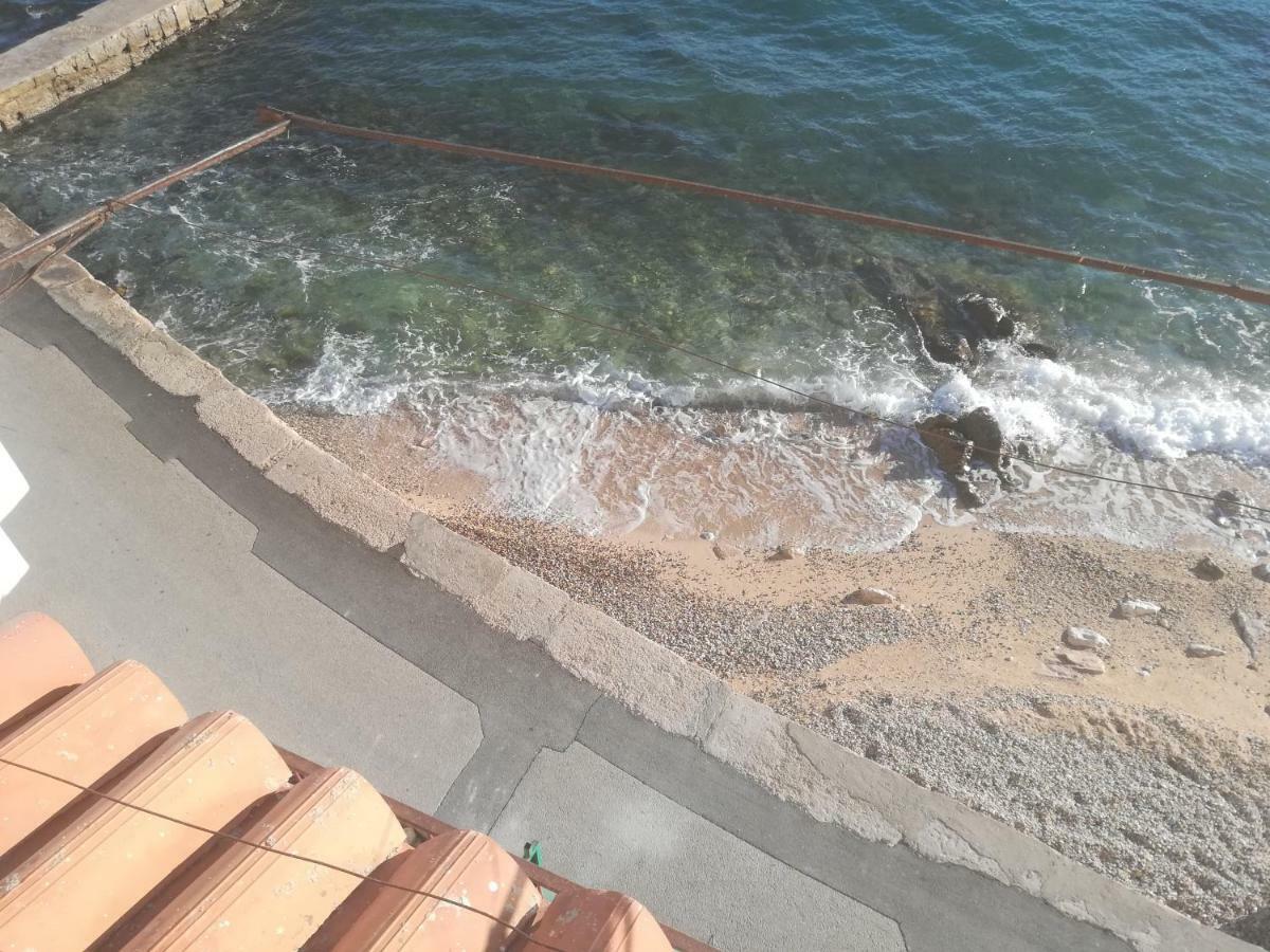 شقة Little House In Baska المظهر الخارجي الصورة